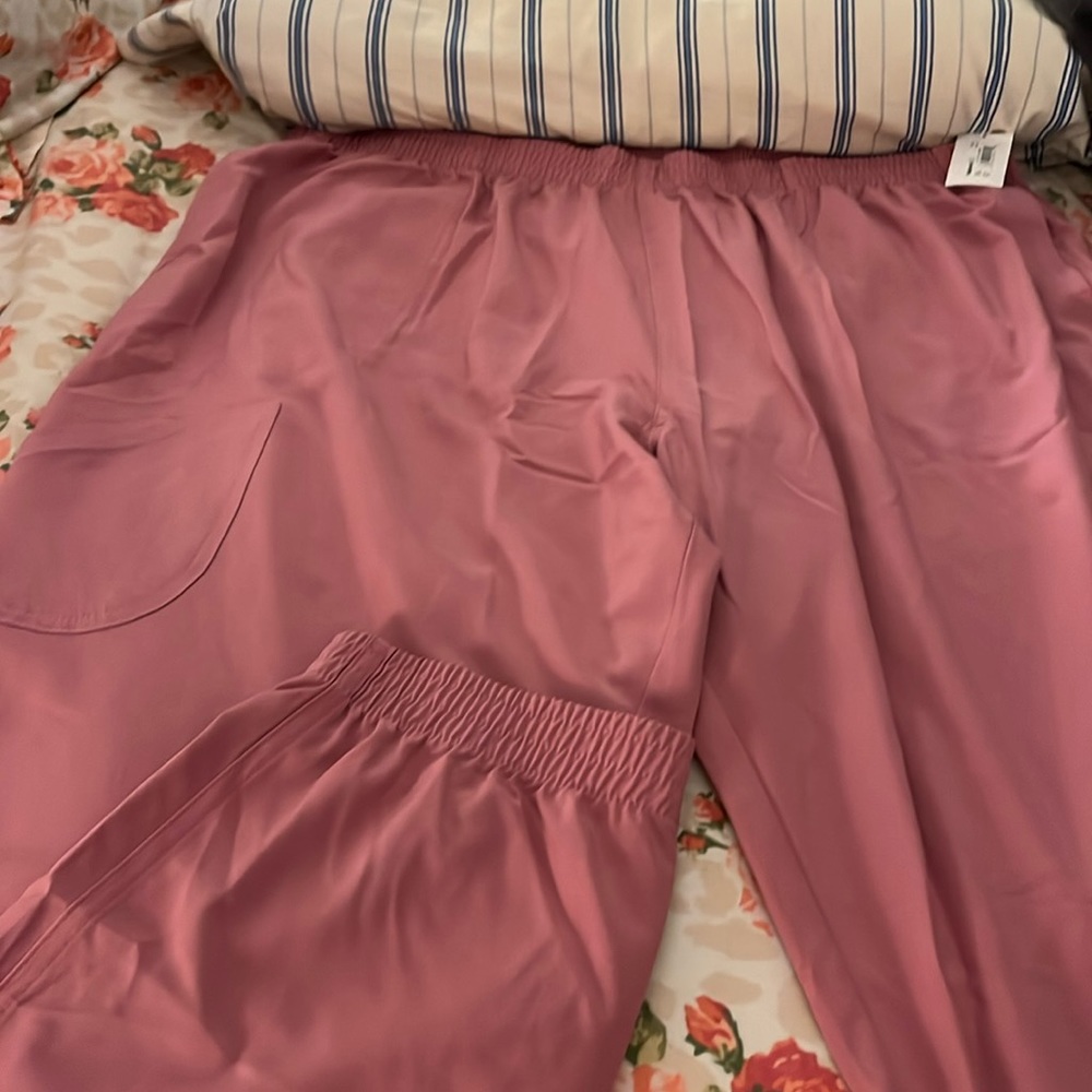 Brand new pink scrub